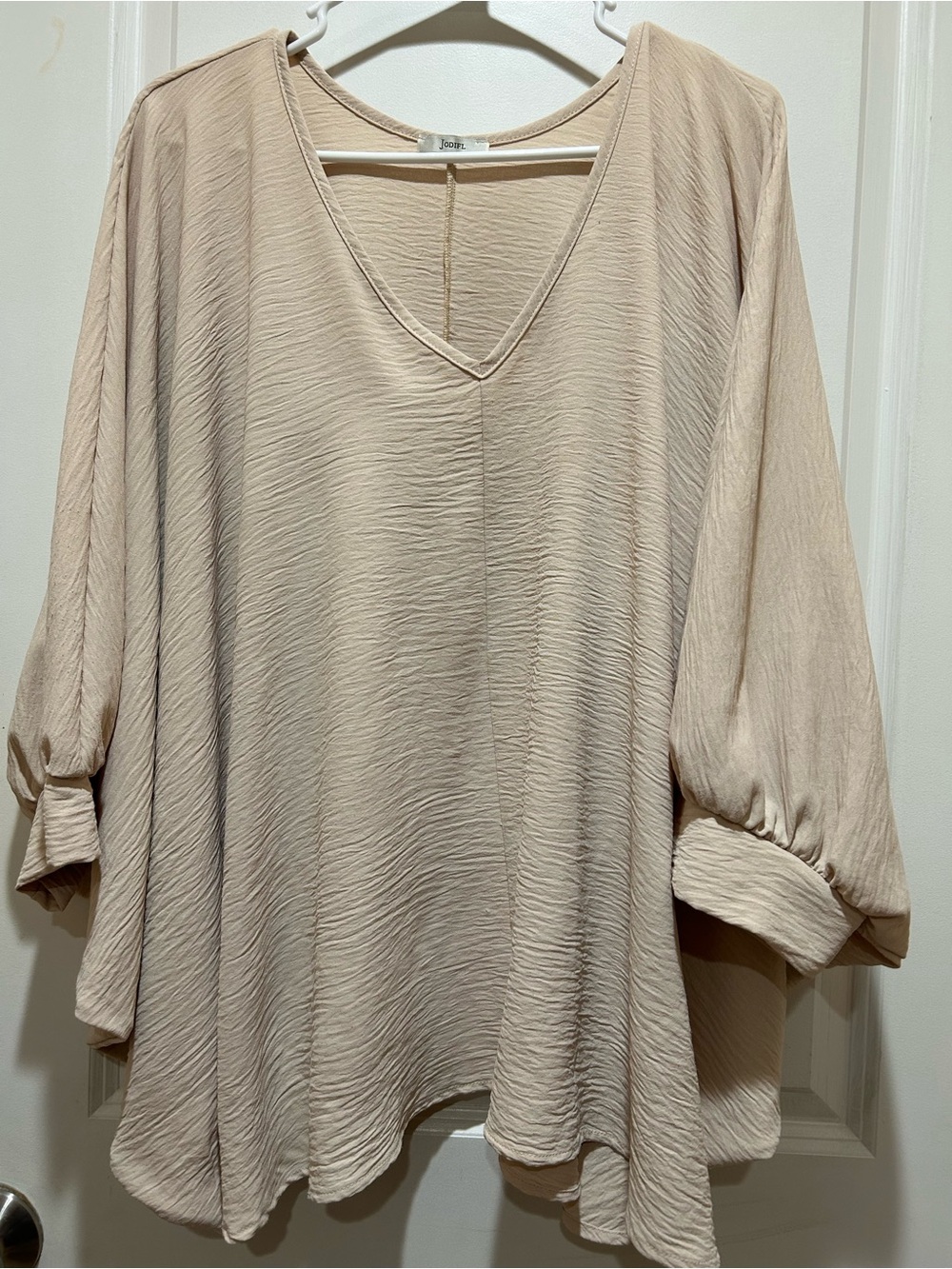 JODIFL Cream Textured V-Neck Blouson Sleeve Tunic